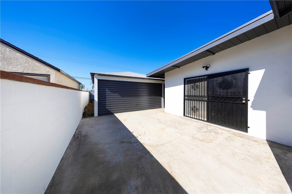 15613 Thornlake Avenue