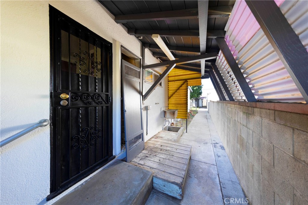 15613 Thornlake Avenue