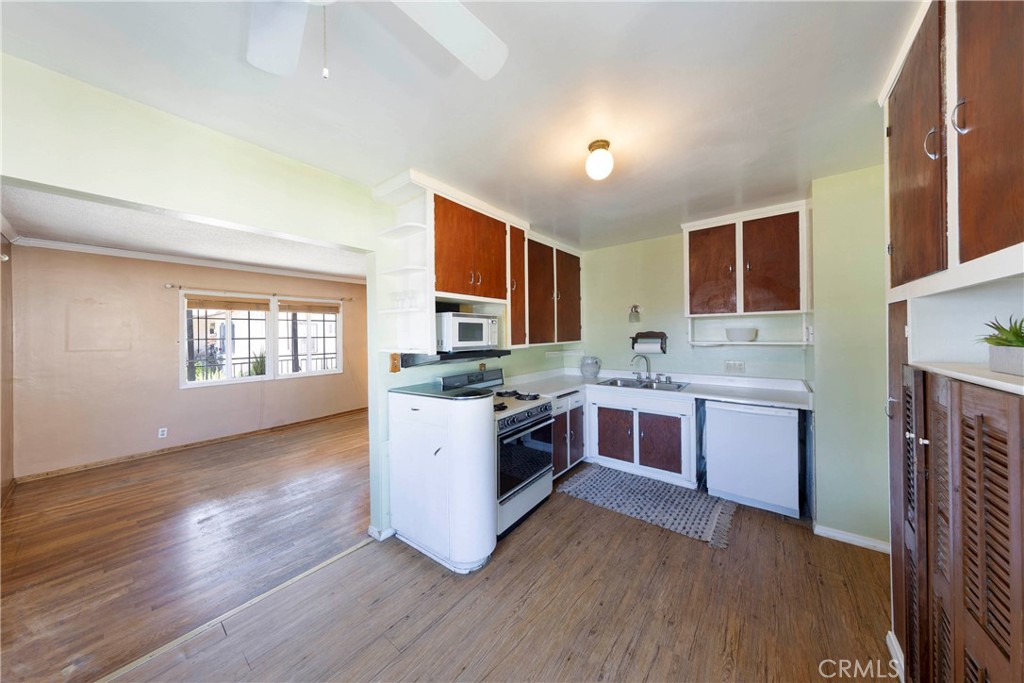 15613 Thornlake Avenue