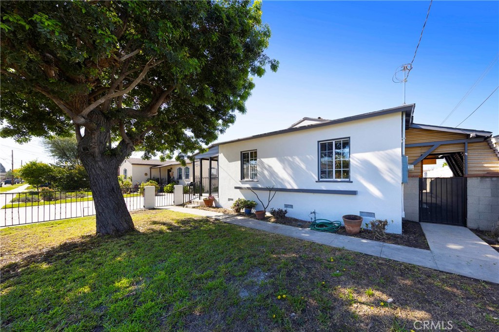 15613 Thornlake Avenue