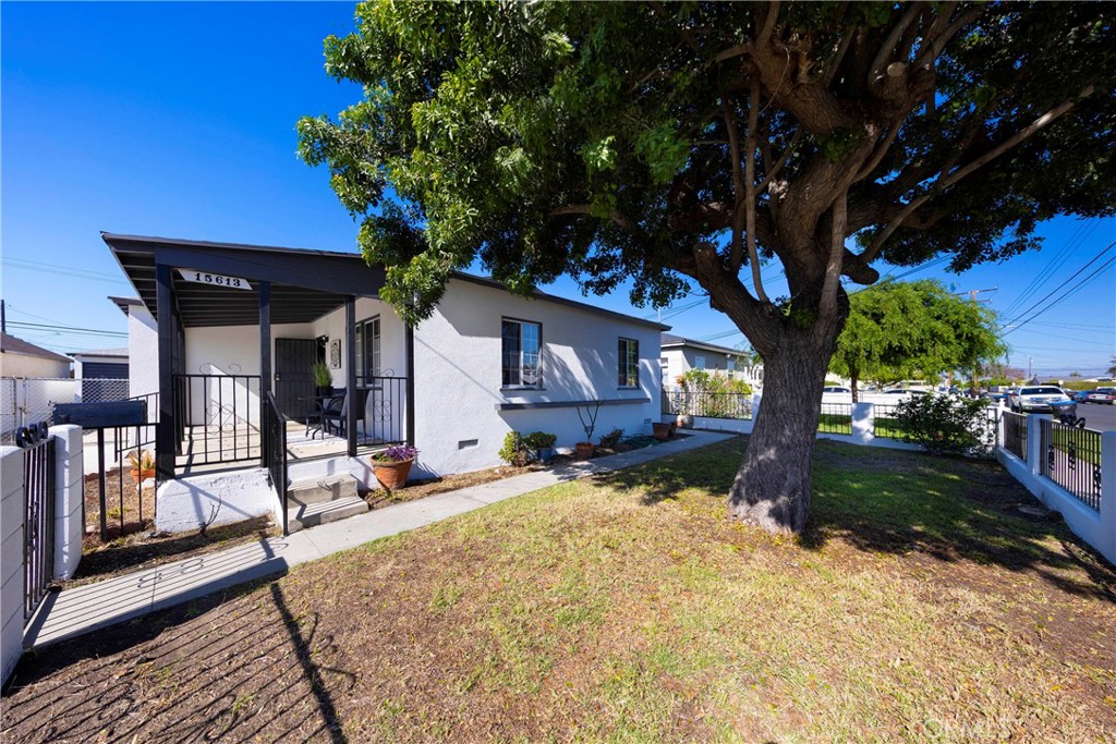 15613 Thornlake Avenue