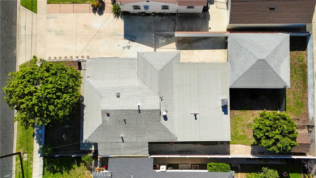 15613 Thornlake Avenue