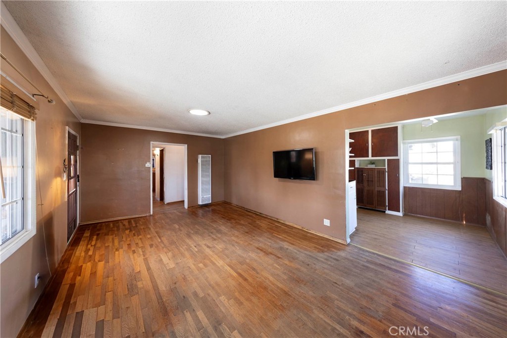 15613 Thornlake Avenue