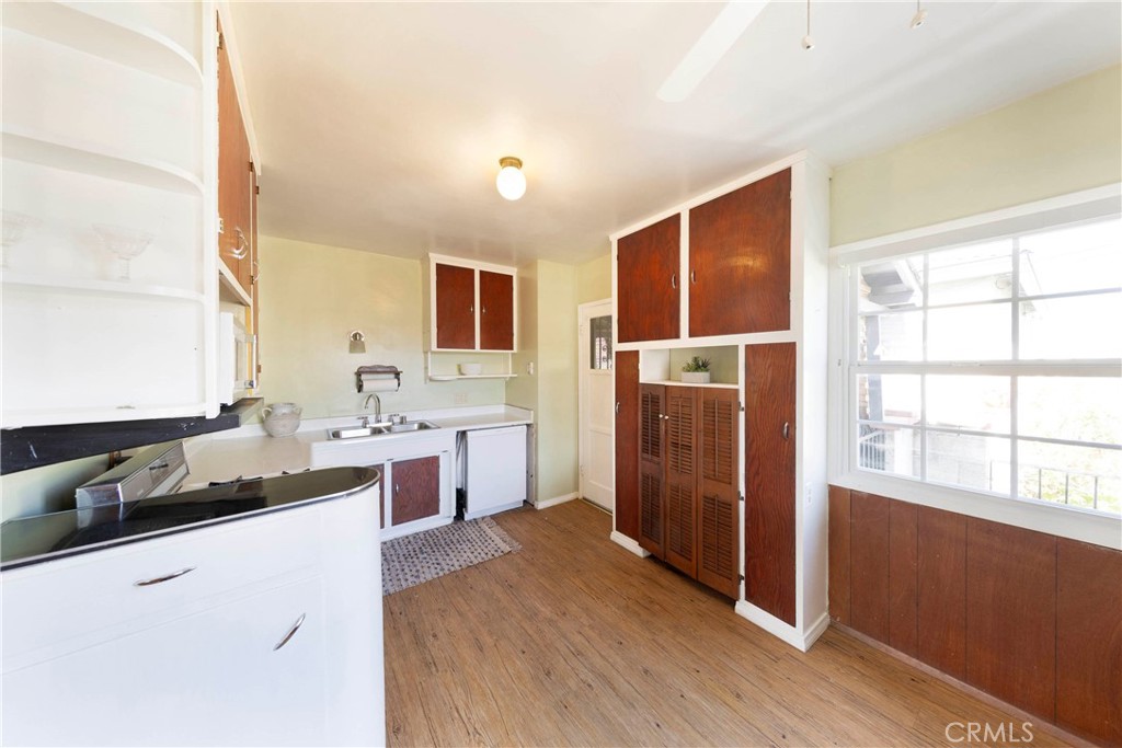 15613 Thornlake Avenue