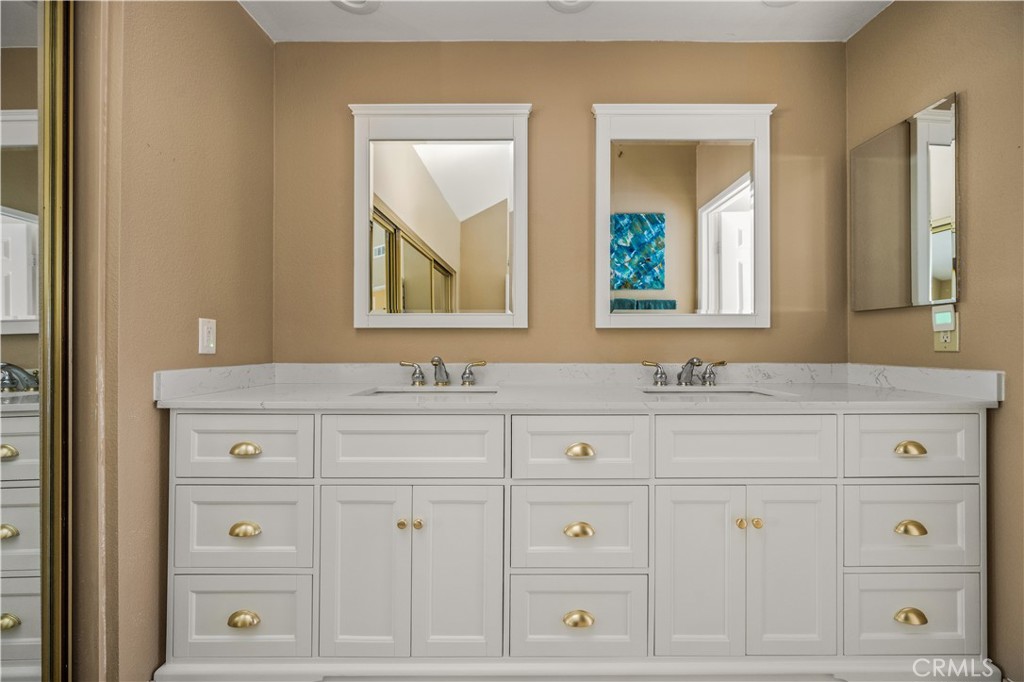 4681 Avenida De Las Estrellas