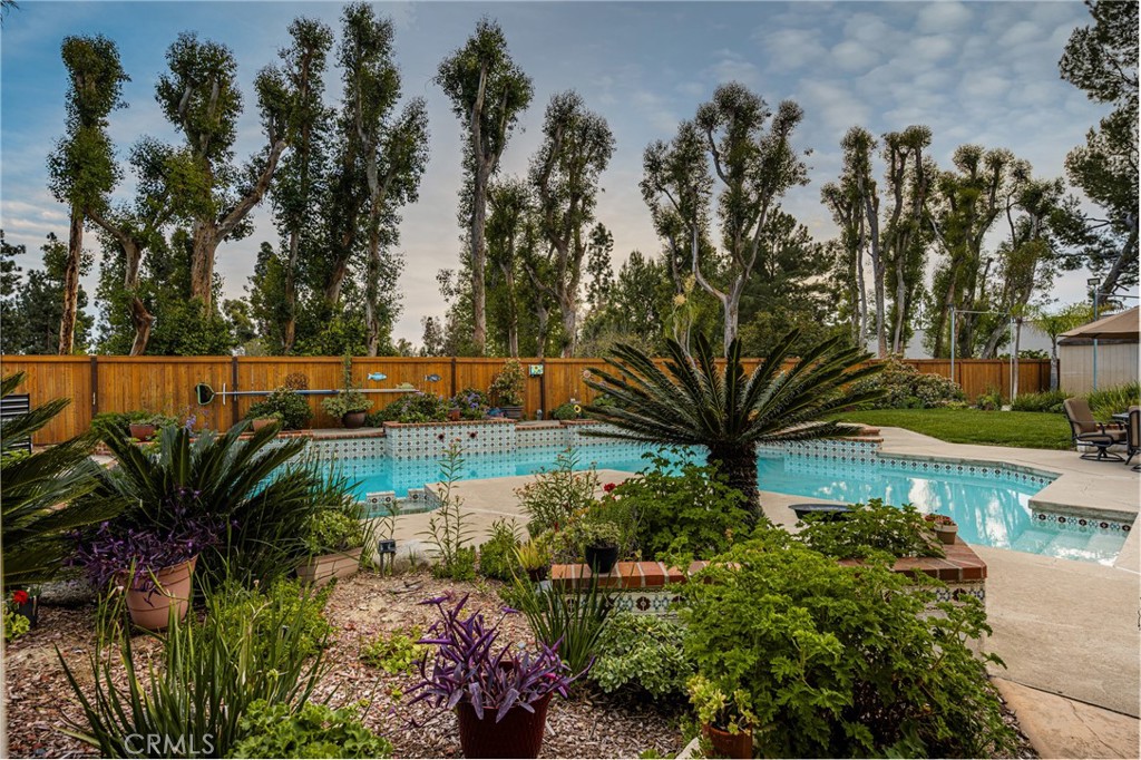 4681 Avenida De Las Estrellas