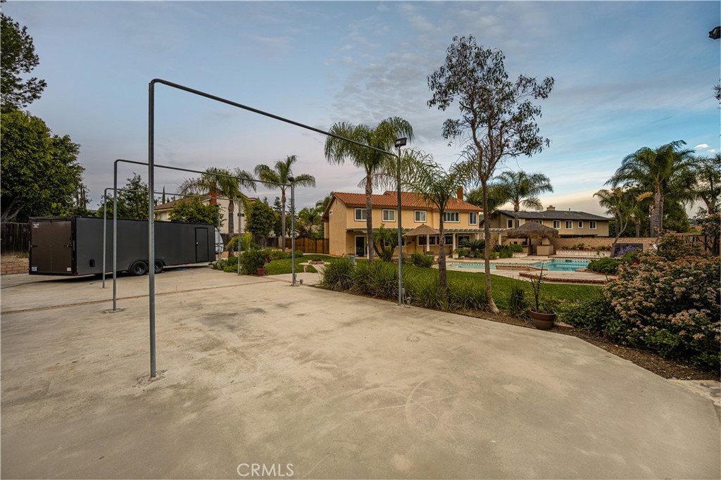 4681 Avenida De Las Estrellas