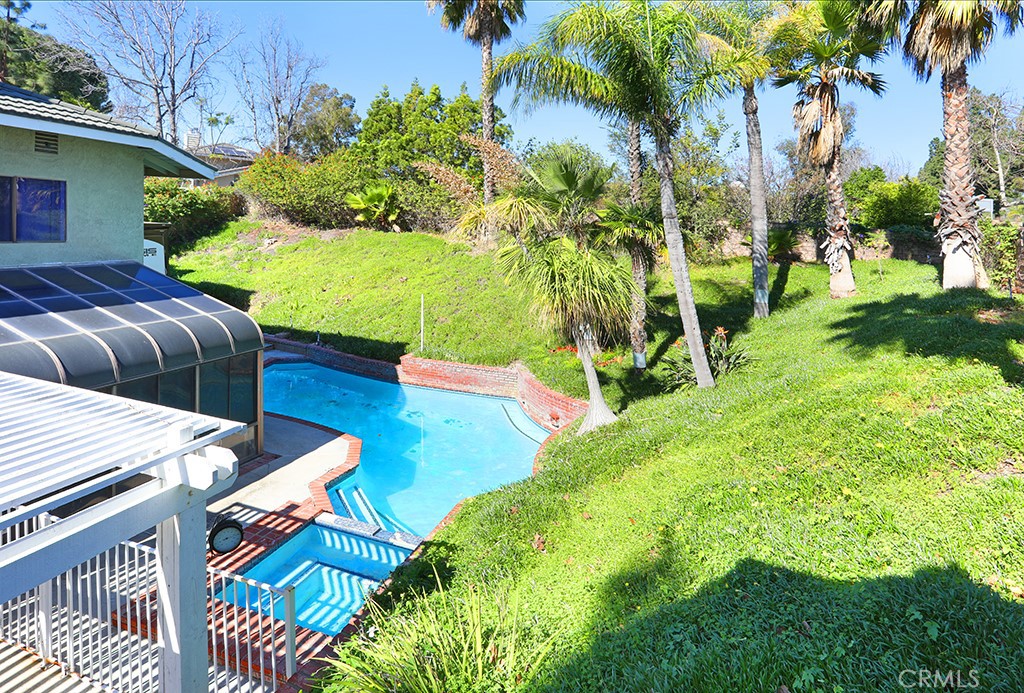 5690 Avenida Barcelona