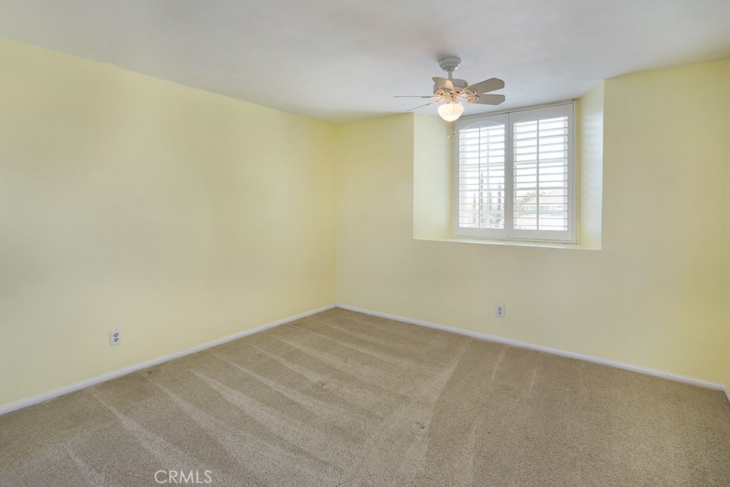 5690 Avenida Barcelona