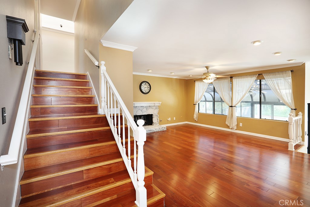 5690 Avenida Barcelona