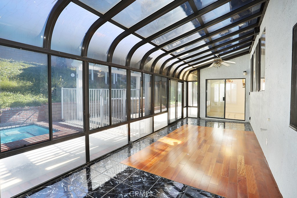 5690 Avenida Barcelona