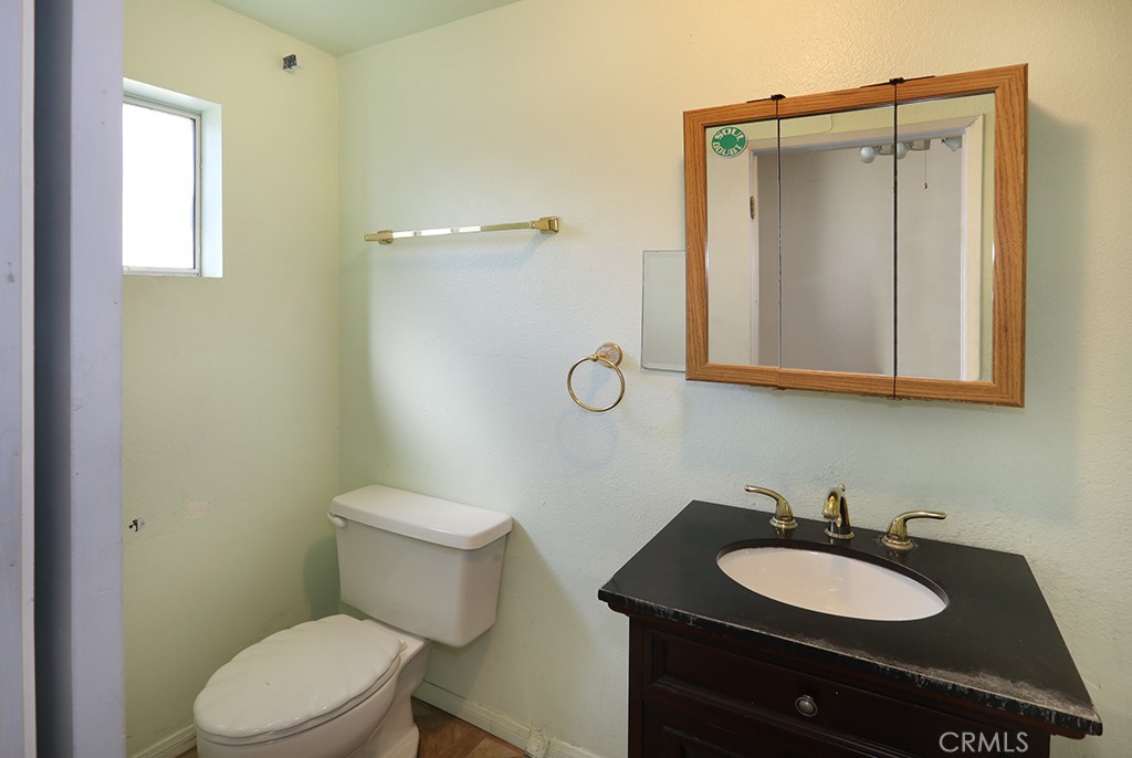 5690 Avenida Barcelona