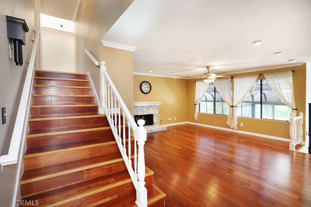 5690 Avenida Barcelona