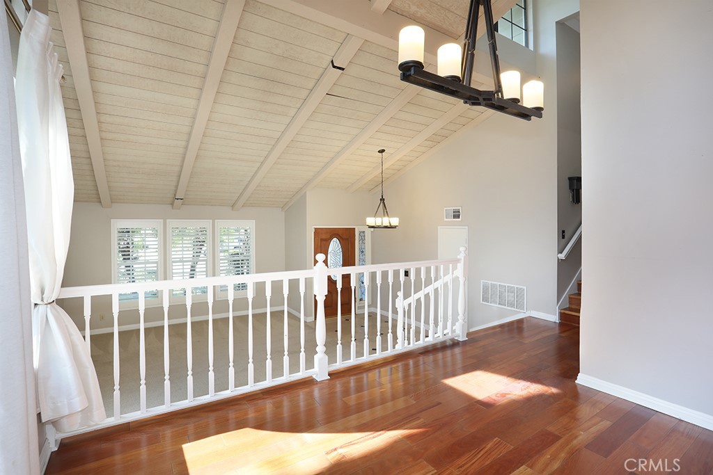 5690 Avenida Barcelona