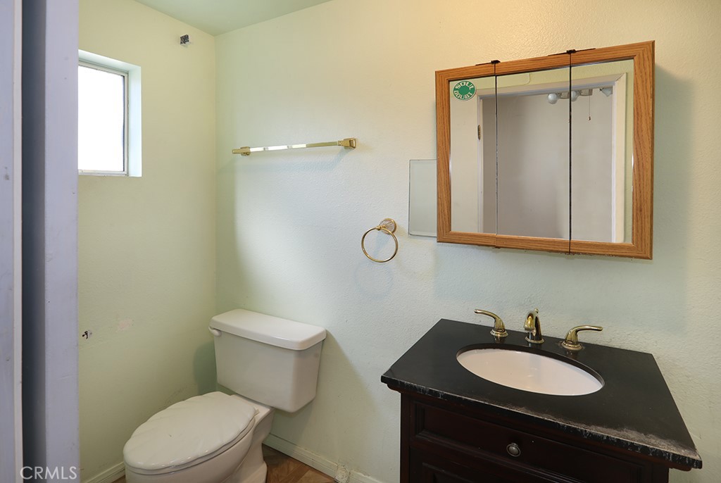 5690 Avenida Barcelona