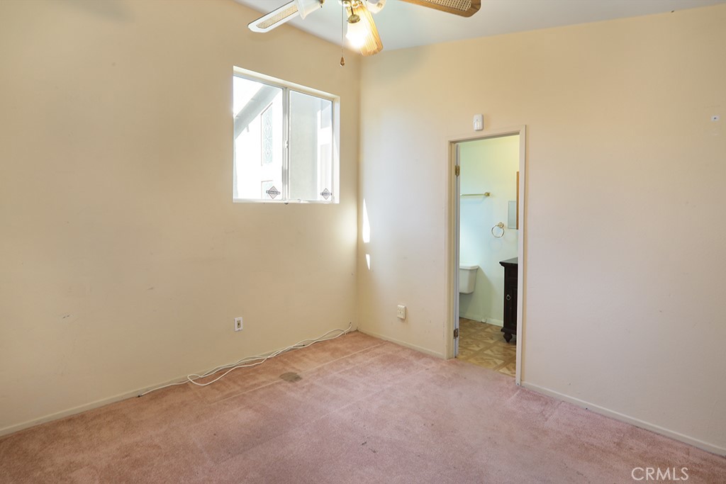 5690 Avenida Barcelona