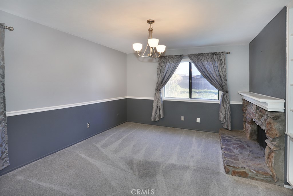 5690 Avenida Barcelona