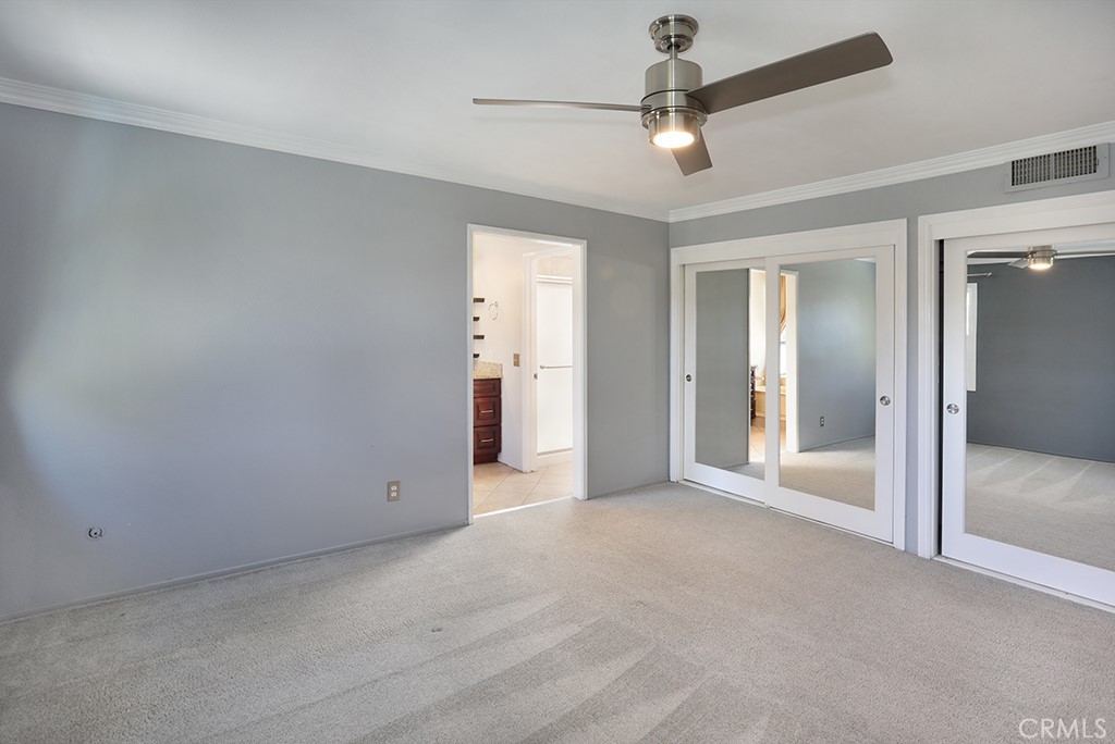 5690 Avenida Barcelona