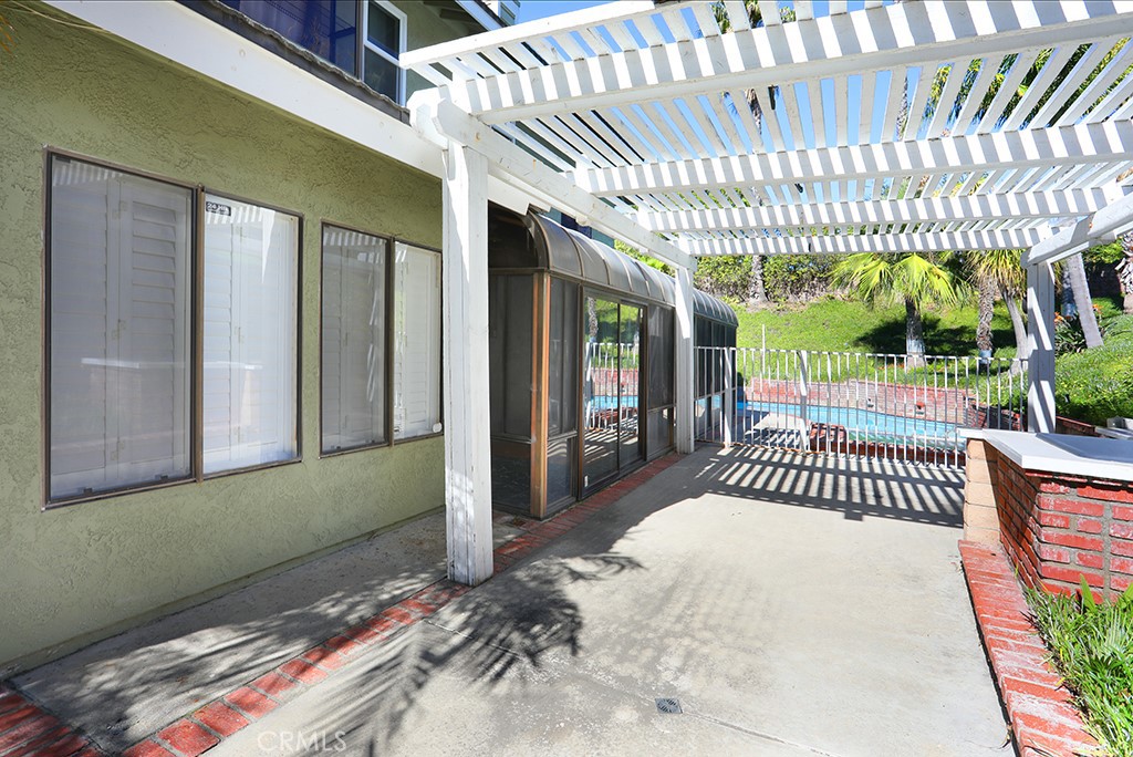 5690 Avenida Barcelona