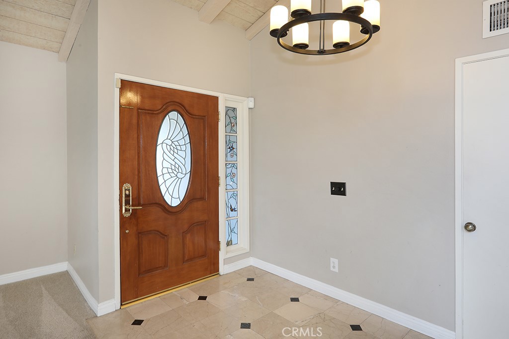 5690 Avenida Barcelona