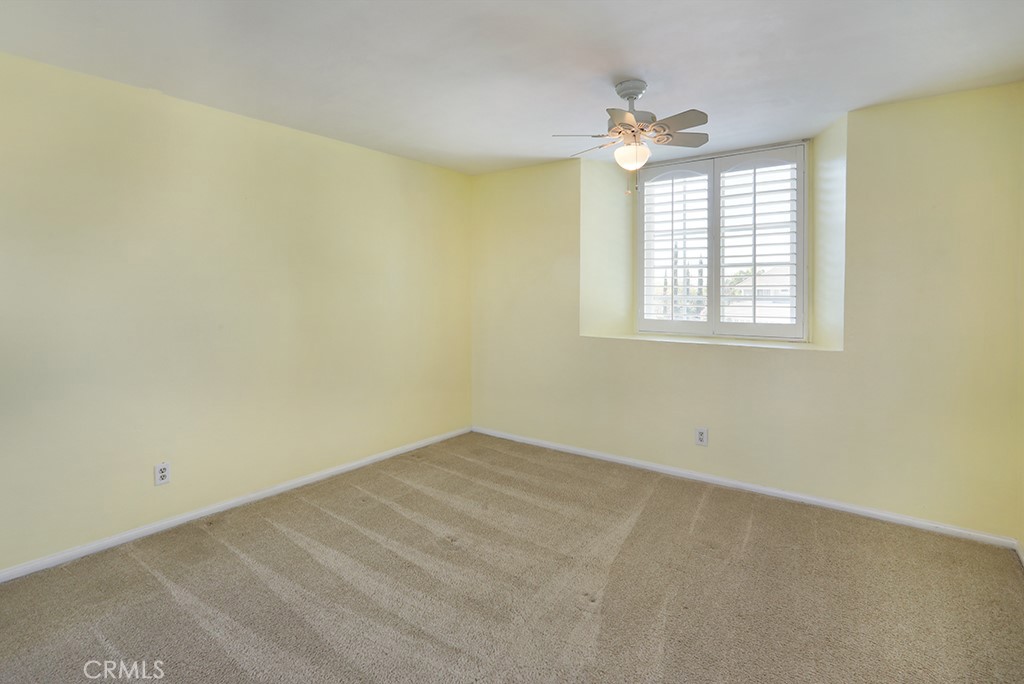 5690 Avenida Barcelona