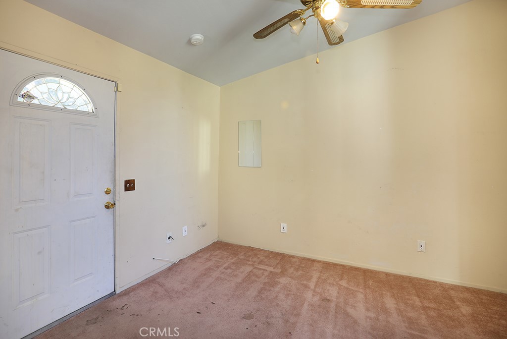 5690 Avenida Barcelona