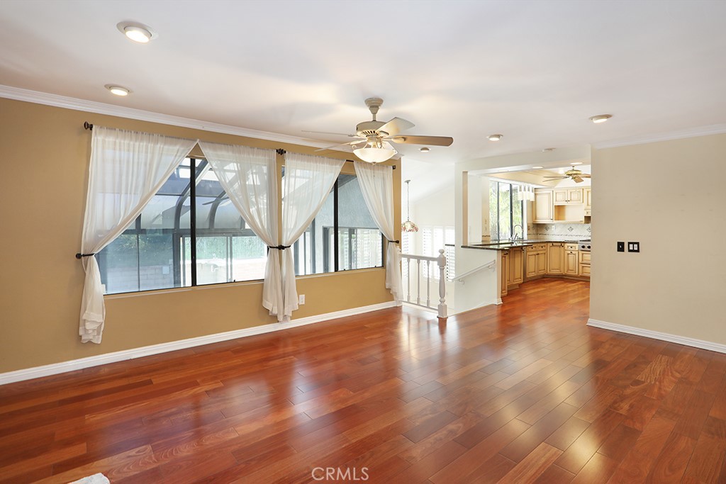 5690 Avenida Barcelona