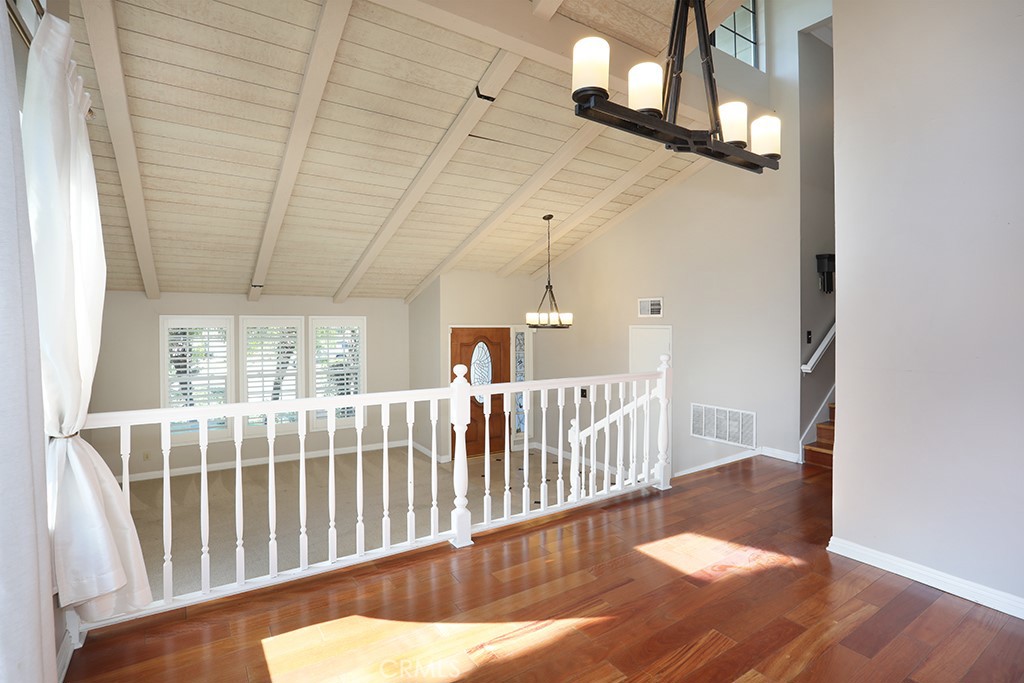 5690 Avenida Barcelona