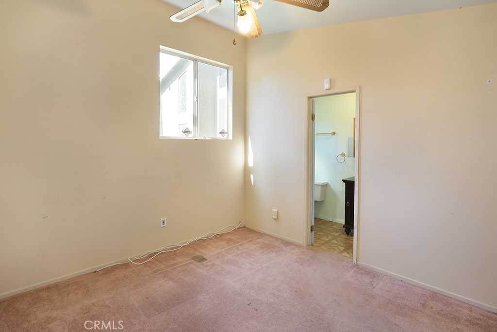 5690 Avenida Barcelona