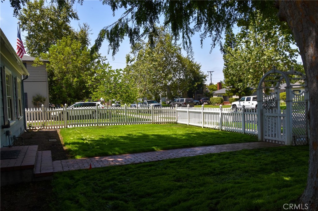 1407 N Towner Street