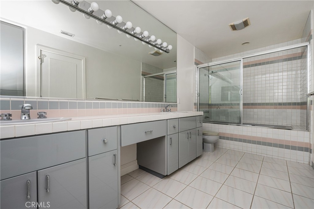 2820 Shadow Canyon Drive