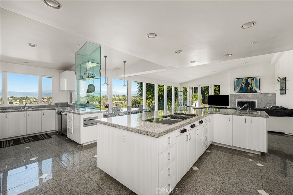 2820 Shadow Canyon Drive