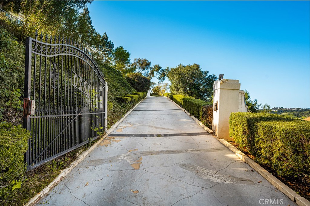 2820 Shadow Canyon Drive