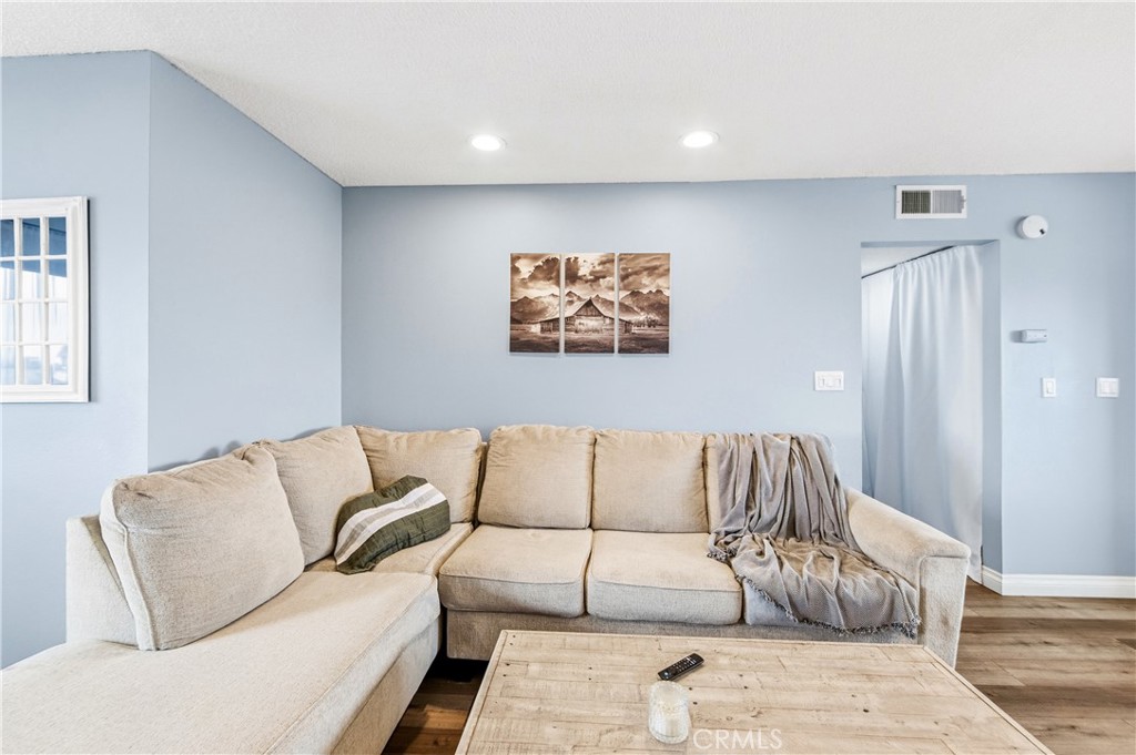 21522 Belshire