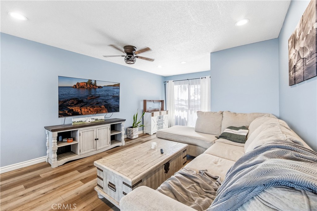 21522 Belshire