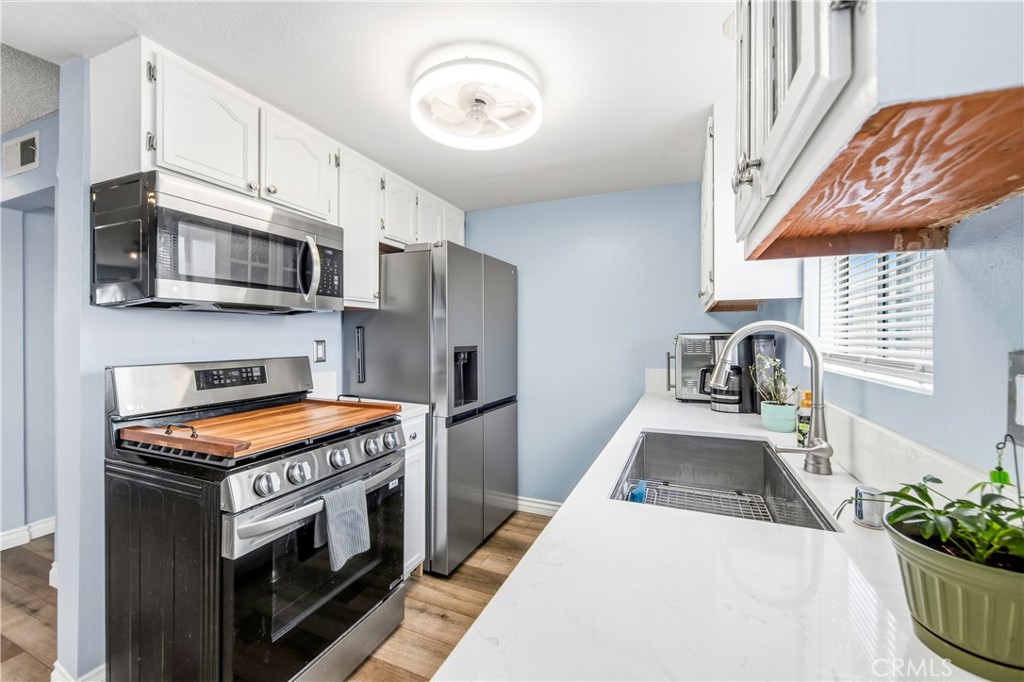 21522 Belshire
