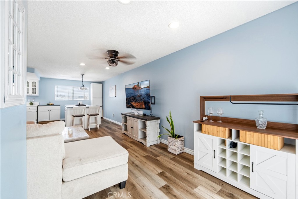 21522 Belshire