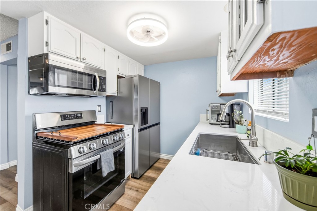 21522 Belshire