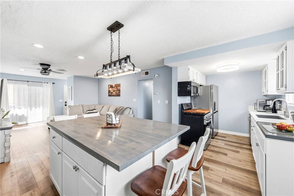 21522 Belshire