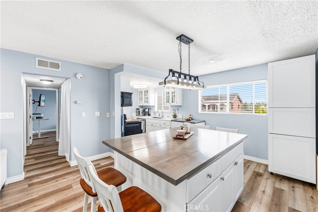 21522 Belshire