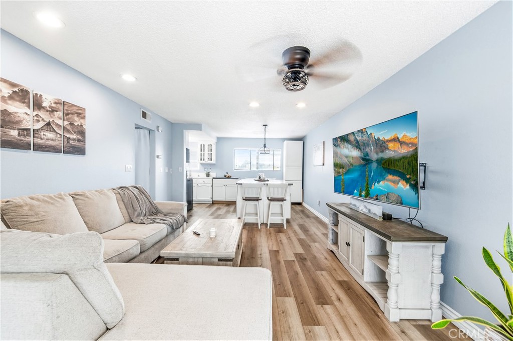 21522 Belshire