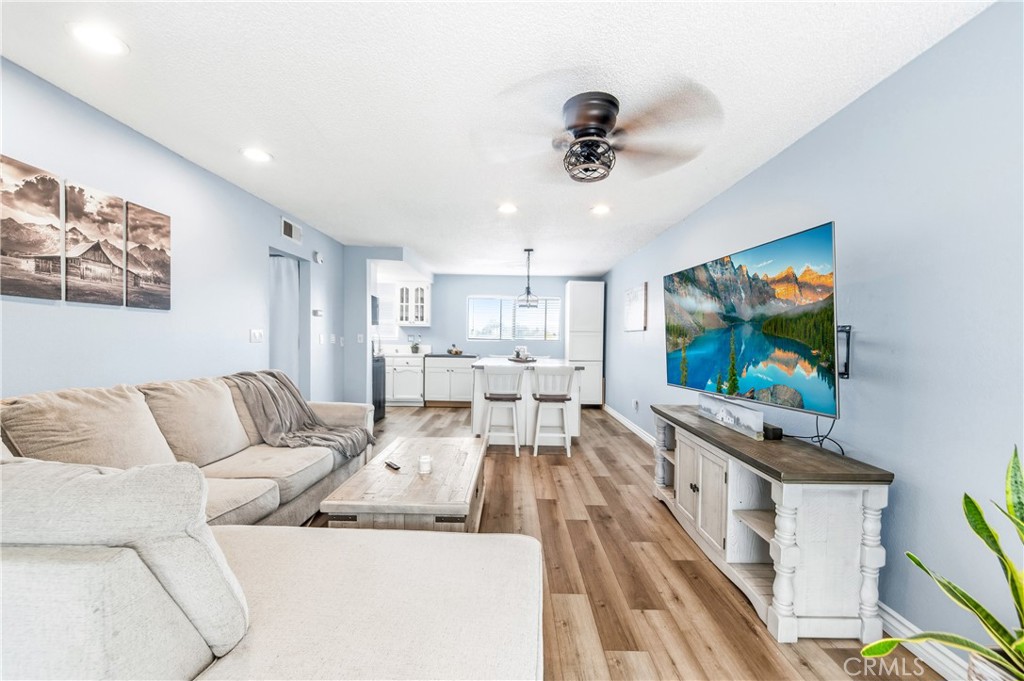 21522 Belshire