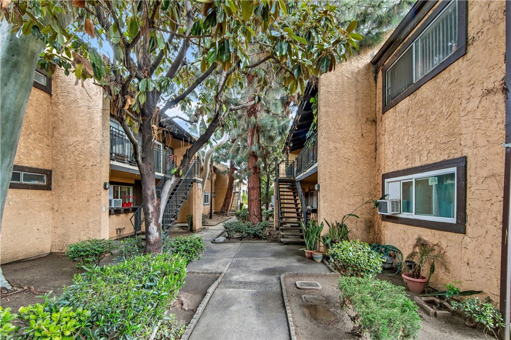 21522 Belshire