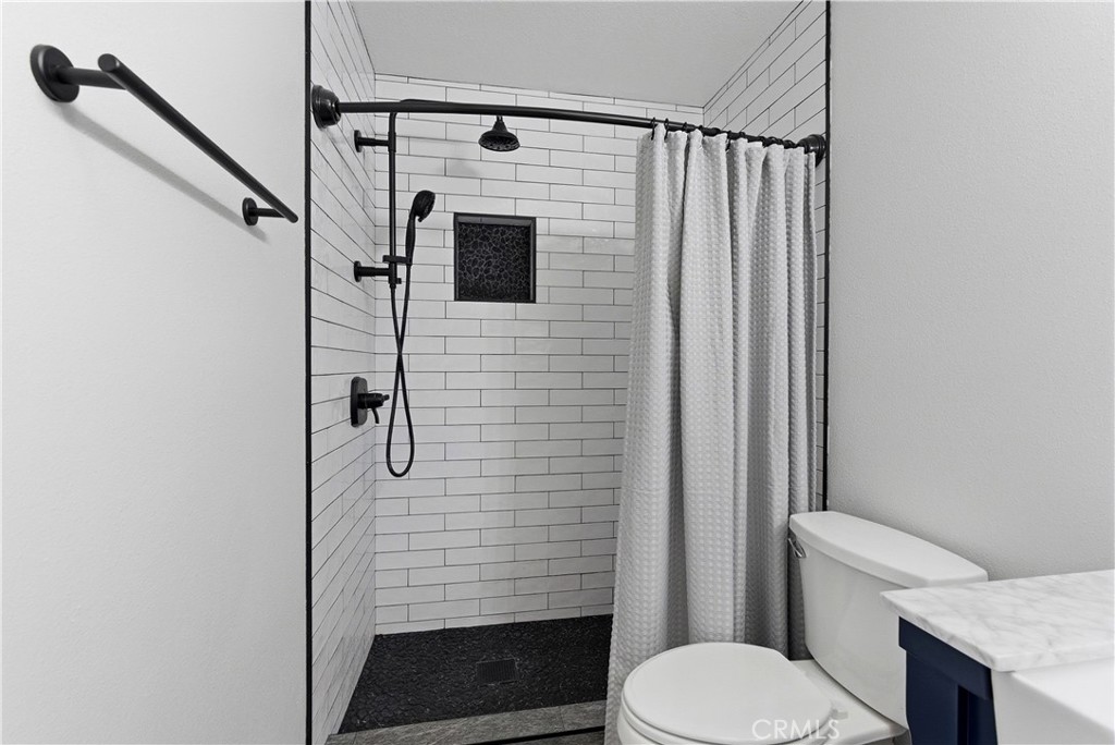 8070 E Oak Ridge Circle