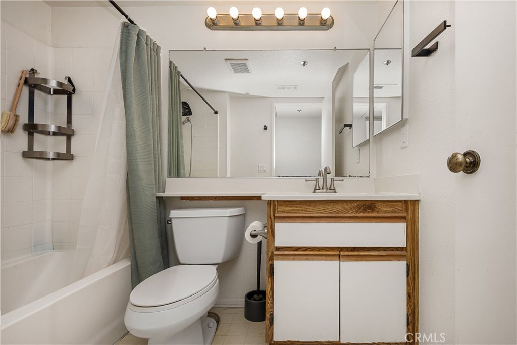 3500 S Greenville Street G20