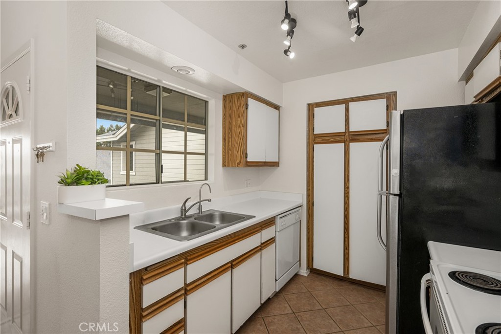 3500 S Greenville Street G20