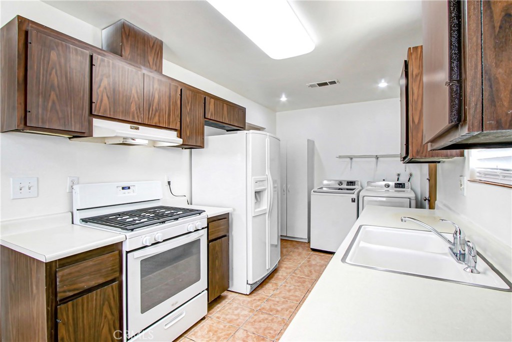 2242 San Padre Avenue