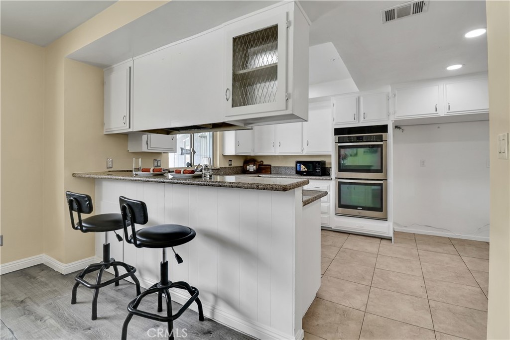2550 W Rowland Avenue