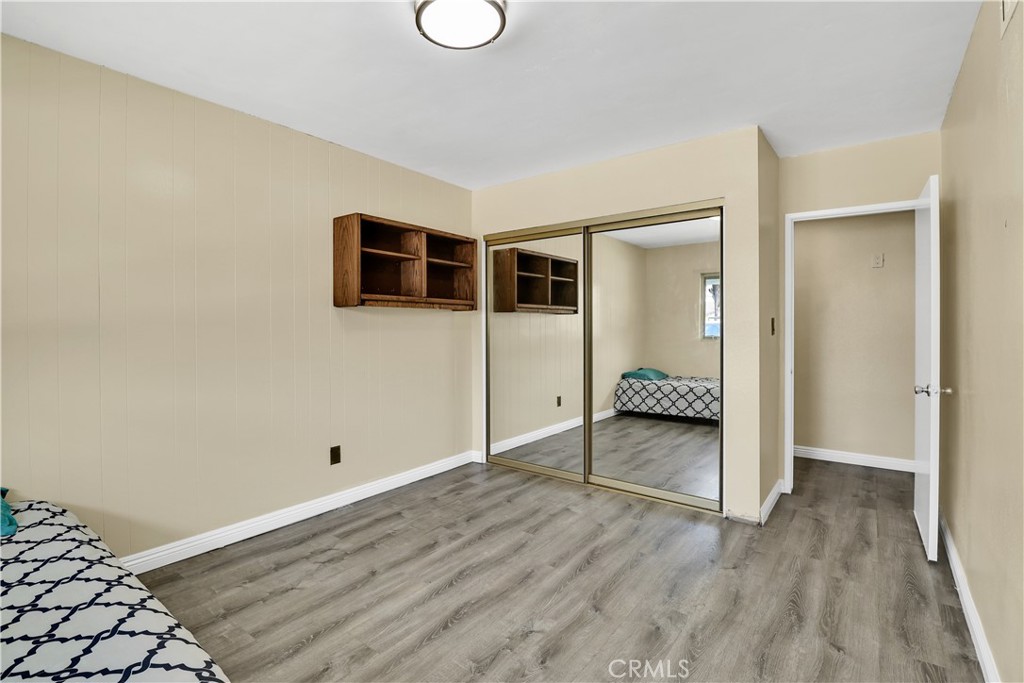 2550 W Rowland Avenue