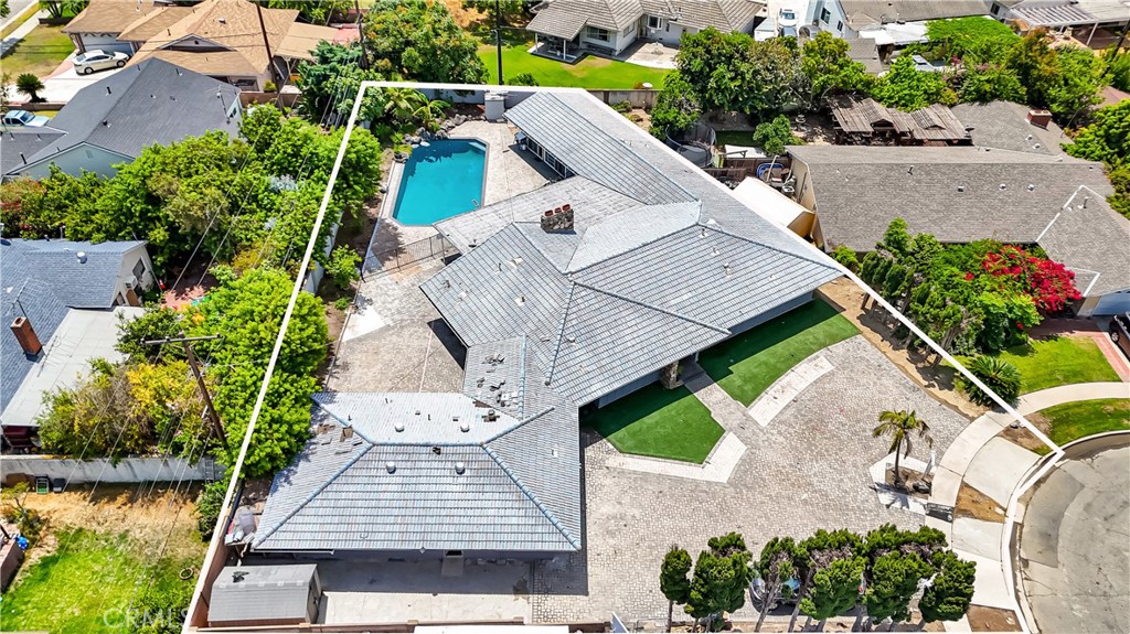 2550 W Rowland Avenue